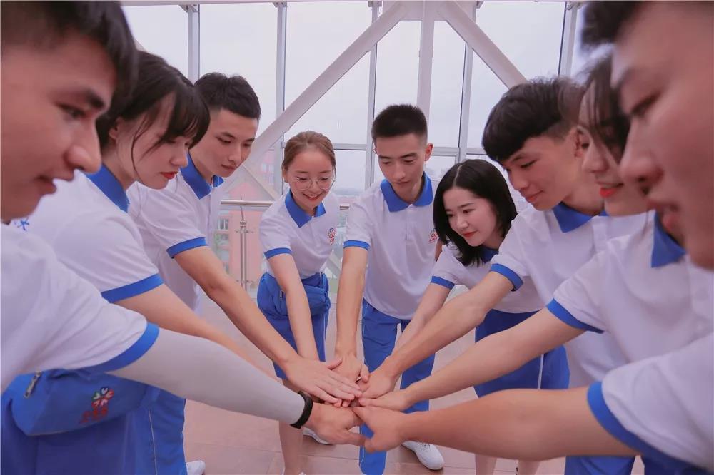 青春活力!275名“小海棠”志愿者出征旅博会(图23) 青春活力!275名“小海棠”志愿者出征旅博会(图23)
